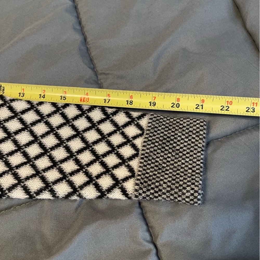 J. Crew Italian Cashmere Black And White Diamond Sweater XSmall - Picture 6 of 7